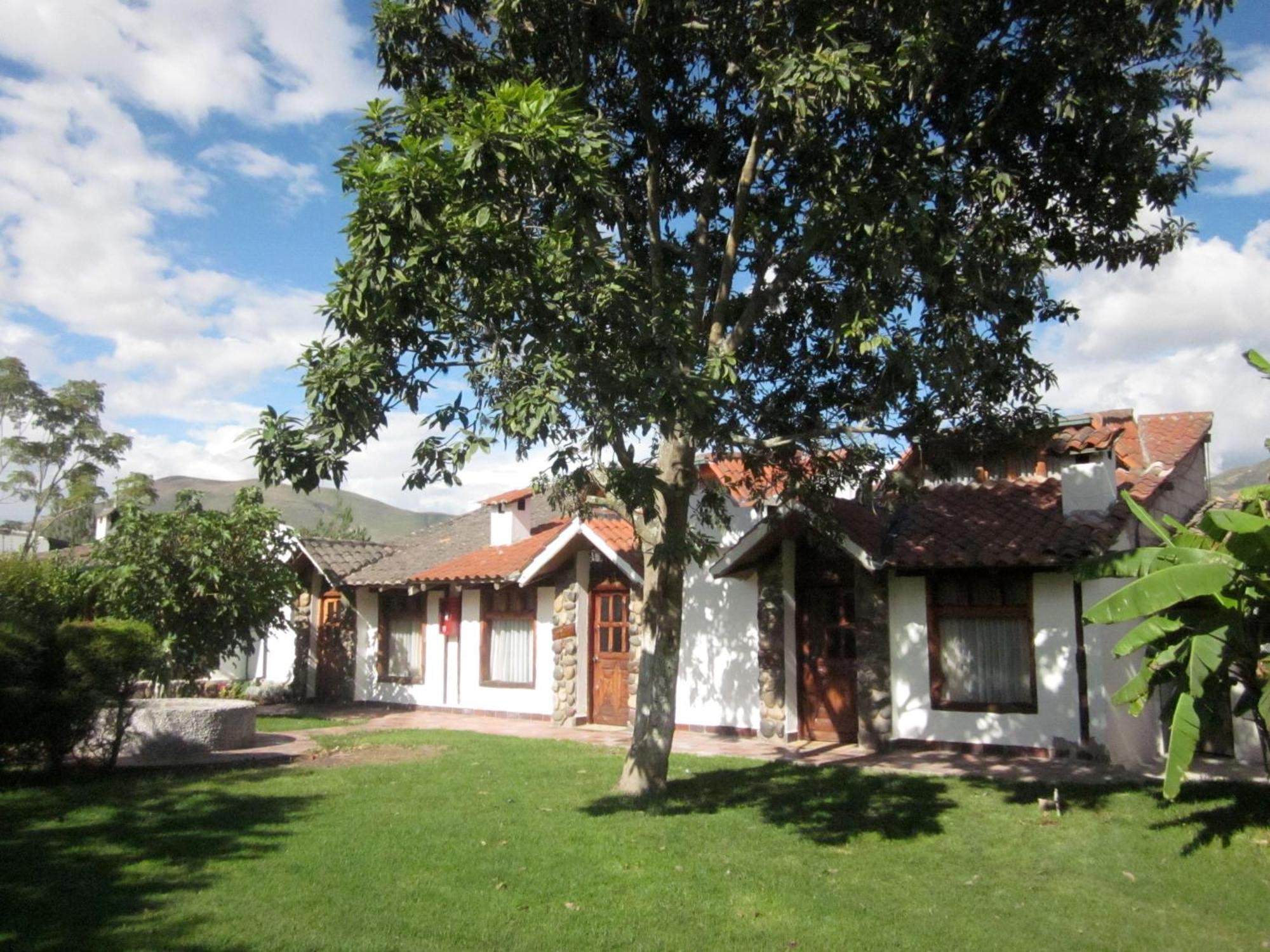 ホテル La Quinta San Andres イバラ エクステリア 写真