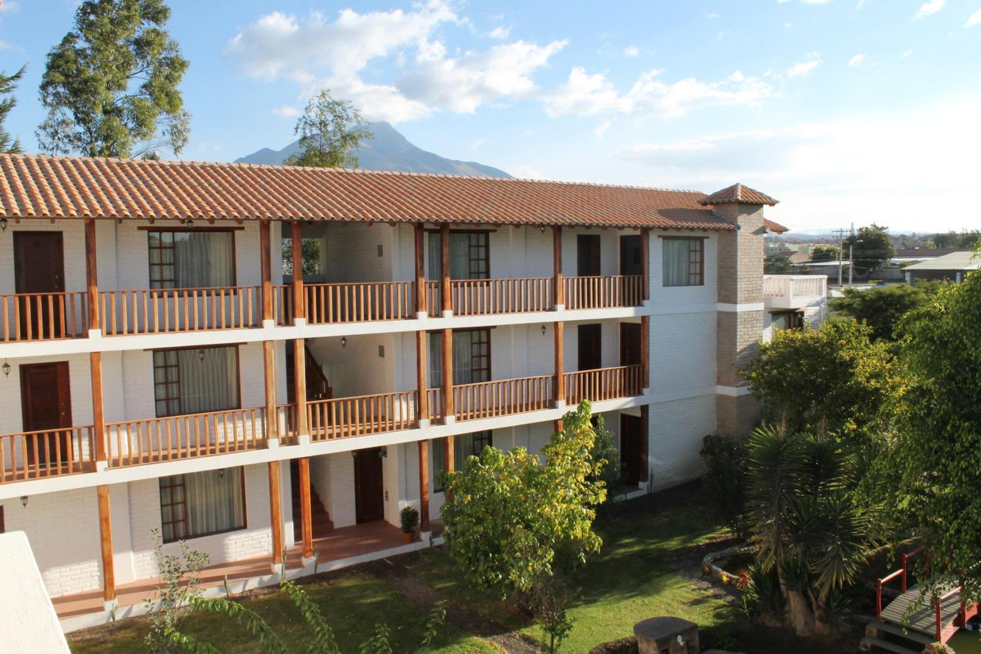 ホテル La Quinta San Andres イバラ エクステリア 写真