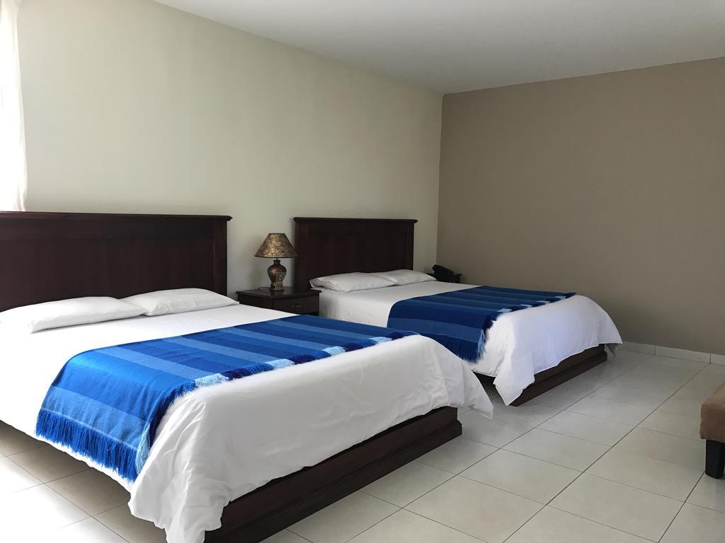 ホテル La Quinta San Andres イバラ エクステリア 写真