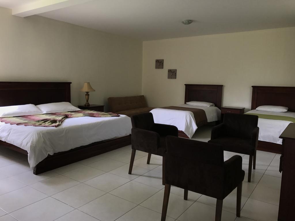ホテル La Quinta San Andres イバラ エクステリア 写真