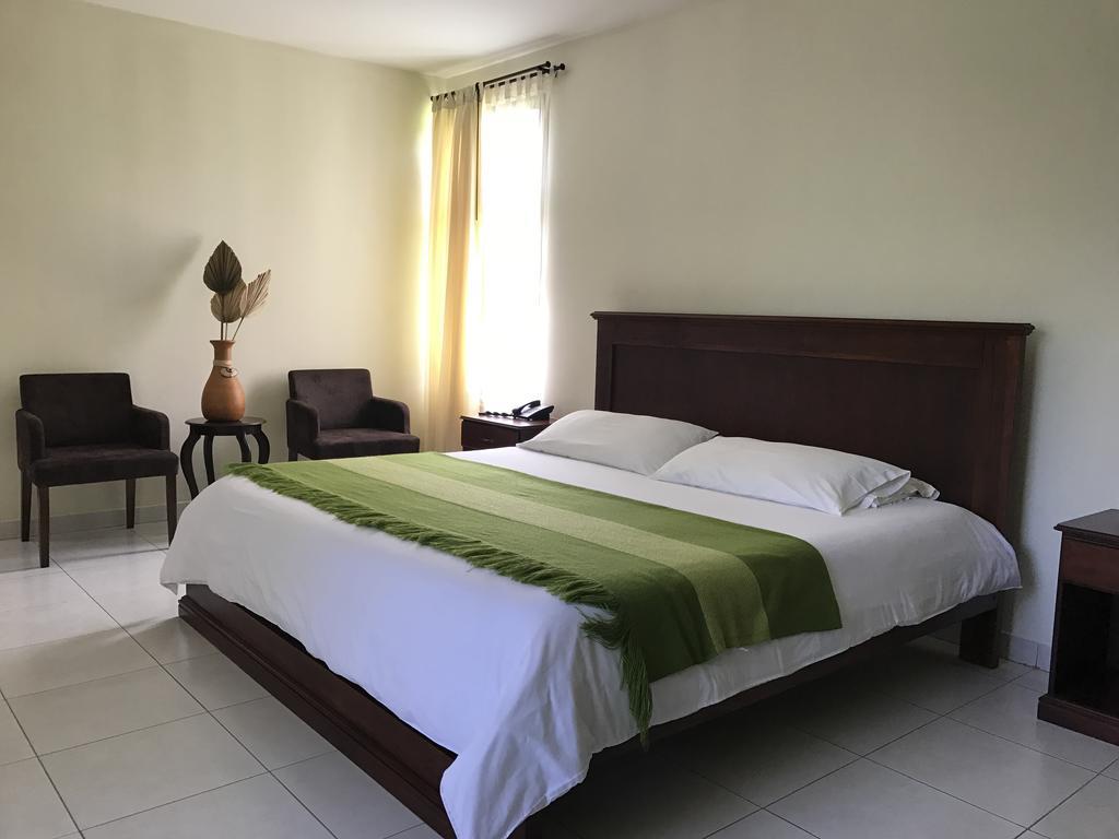 ホテル La Quinta San Andres イバラ エクステリア 写真