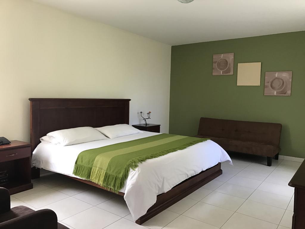 ホテル La Quinta San Andres イバラ エクステリア 写真